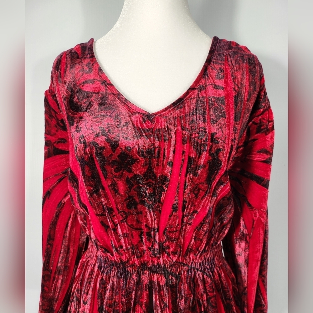 Cato Elegant Red‎ and Black Floral Velvet Blouse Size 18/20W